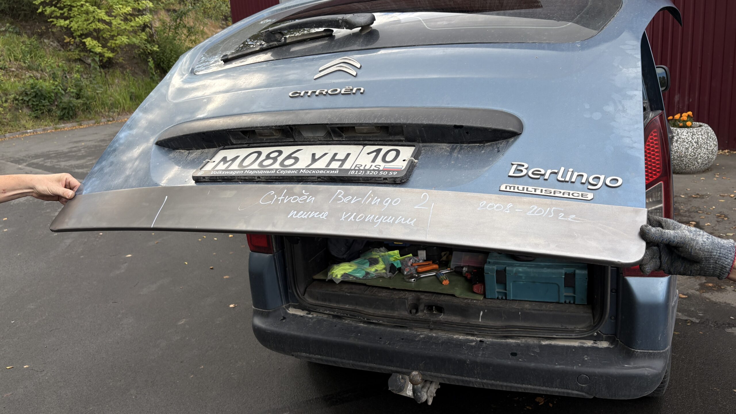 Пенка откидной двери багажника Citroen Berlingo 2